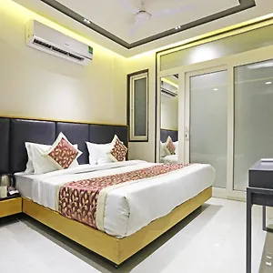 Applewood Residency - Offering Free Airport Drop Hotel New Delhi